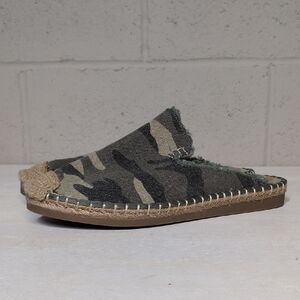 YellowBox Camo Canvas Slip-on Slide Flat Espadrilles Womens Size 8.5